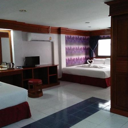 Taj Phuket Inn Patong Bagian luar foto