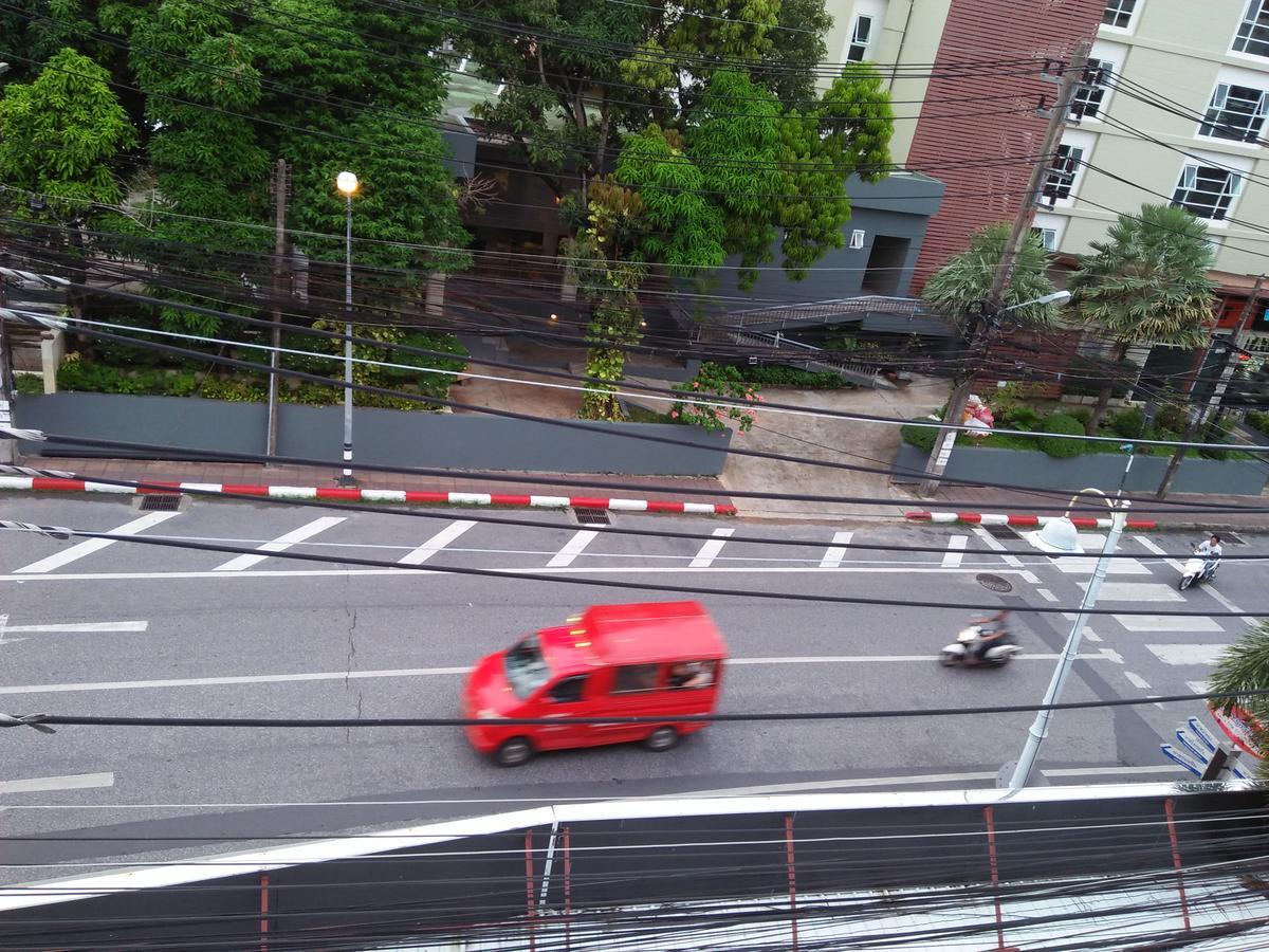 Taj Phuket Inn Patong Bagian luar foto