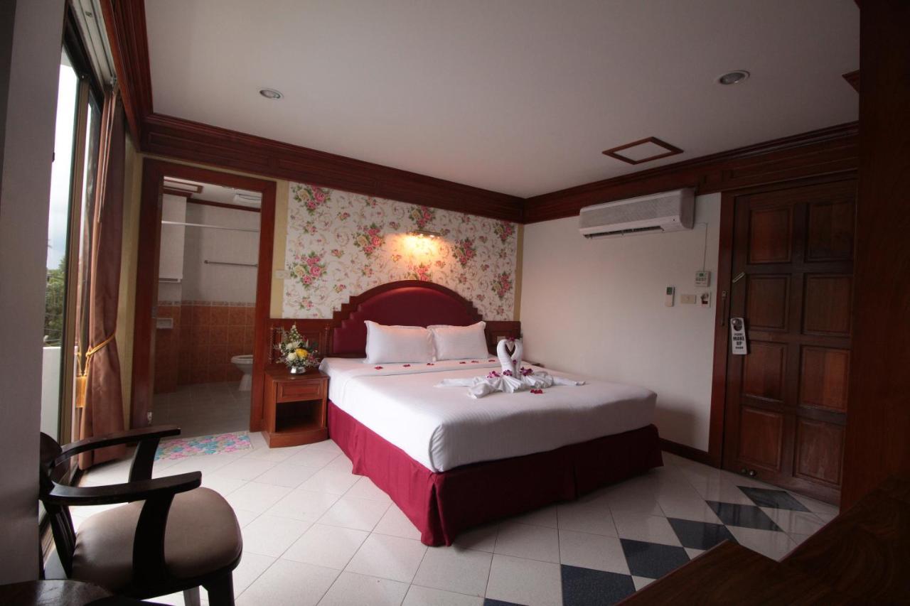 Taj Phuket Inn Patong Bagian luar foto
