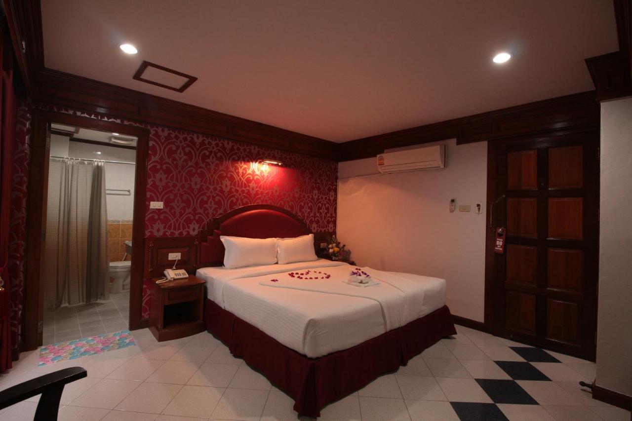 Taj Phuket Inn Patong Bagian luar foto