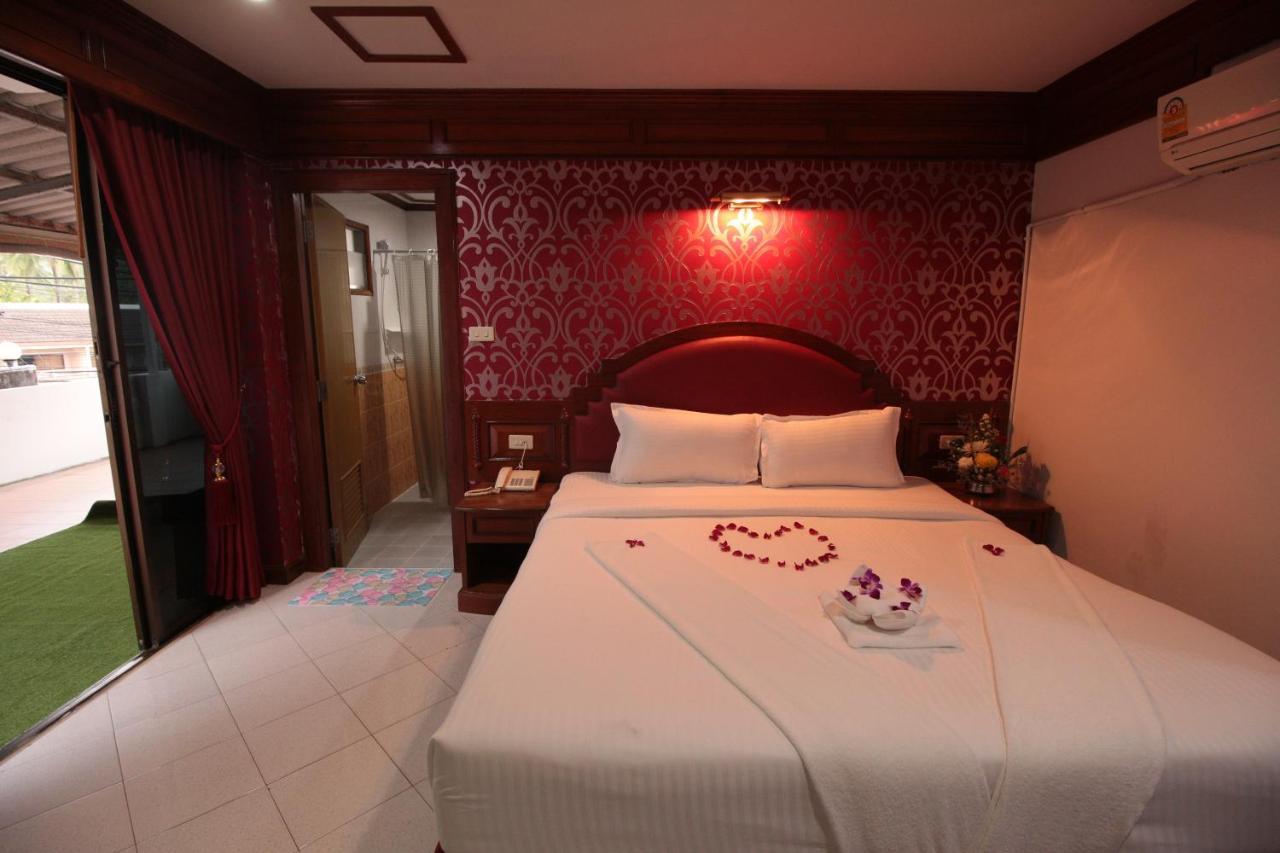 Taj Phuket Inn Patong Bagian luar foto